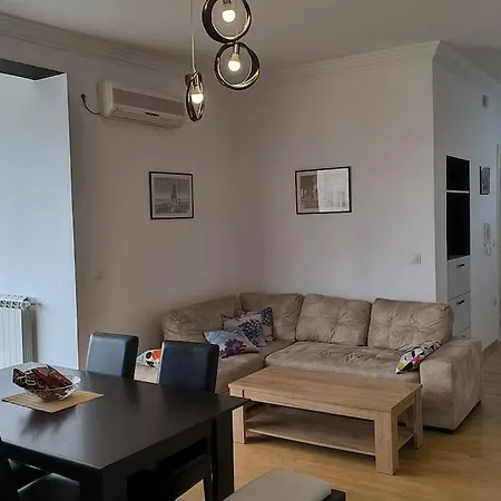 Spacious 3bdr Near Terazije & Bw