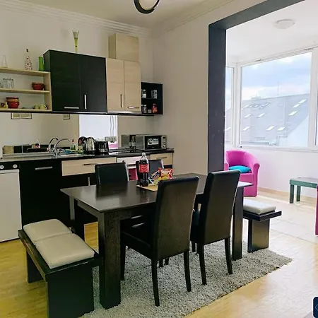 Spacious 3bdr Near Terazije & Bw Apartment Belgrade