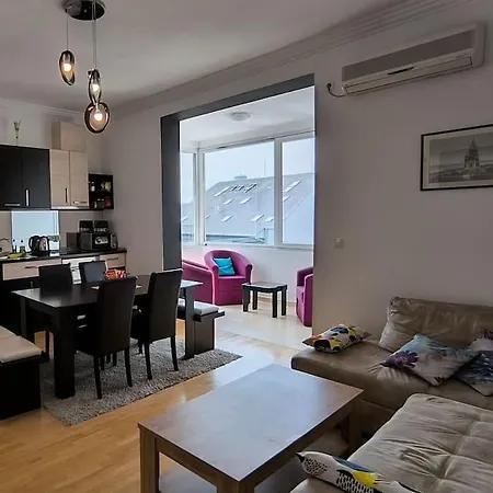 Spacious 3bdr Near Terazije & Bw Apartment *